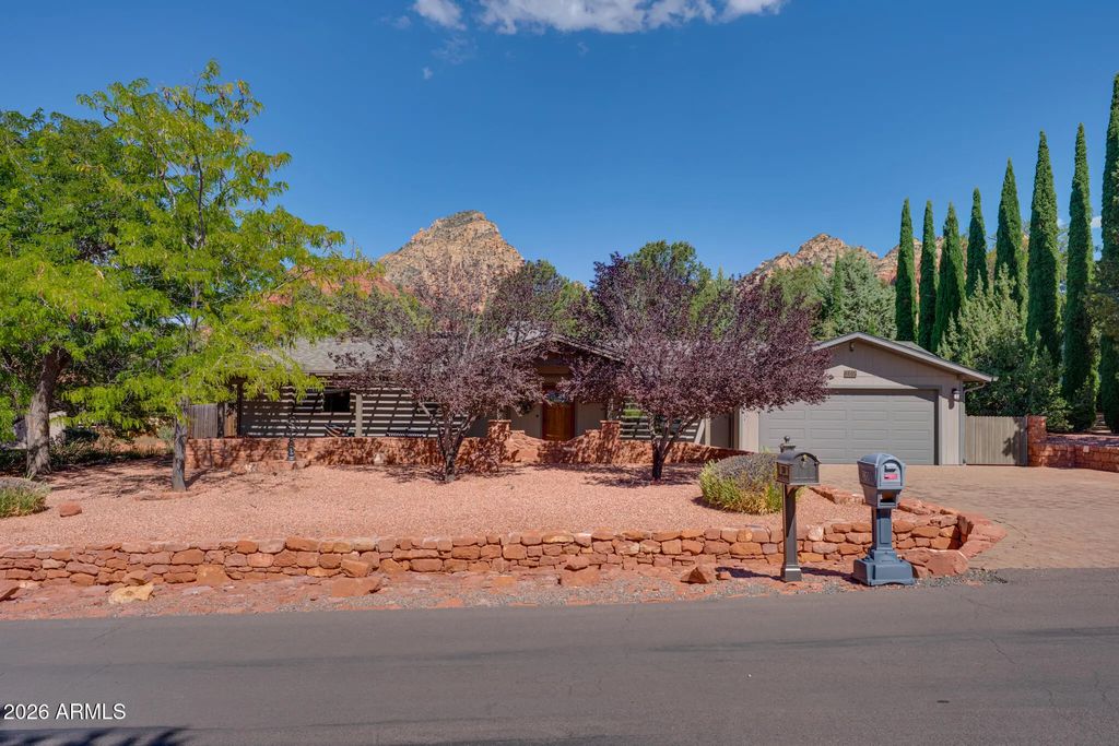 280 Flaming Arrow Way, Sedona