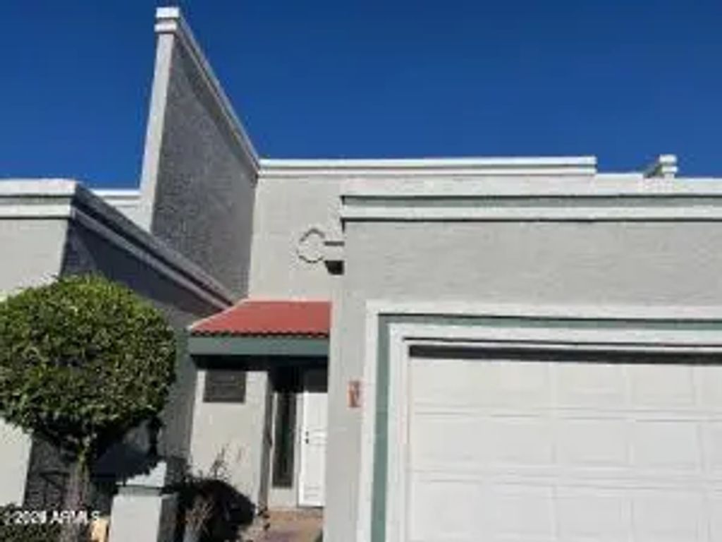 8719 N Fountain Drive, Peoria