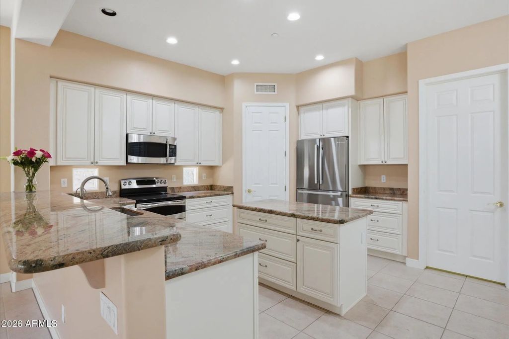 7366 E Eagle Feather Road, Scottsdale