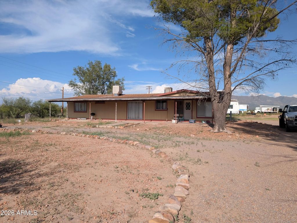10419 N Mormon Road, Elfrida