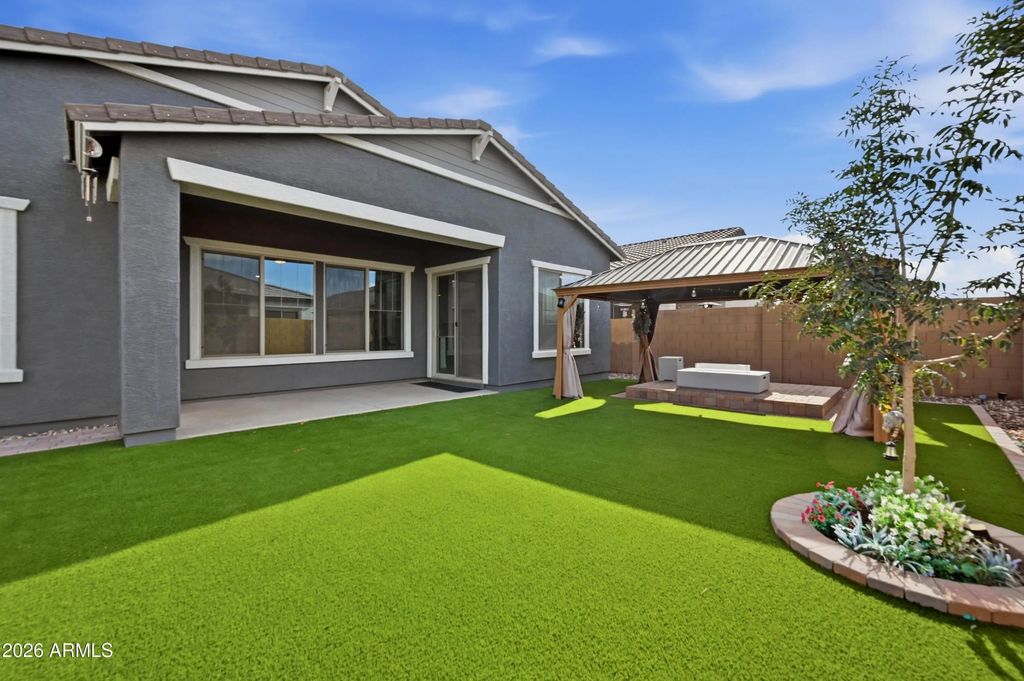 22658 E Roundup Way, Queen Creek