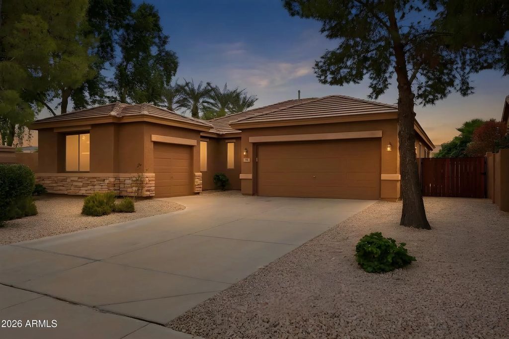 85 W Goldfinch Way, Chandler