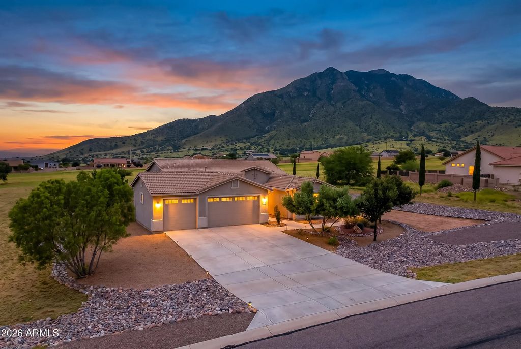 6577 E Saddlehorn Circle, Hereford