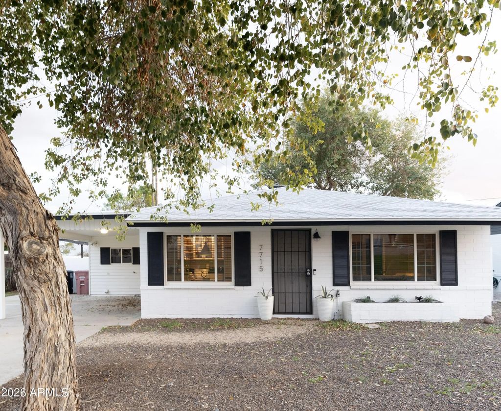7715 E Earll Drive, Scottsdale