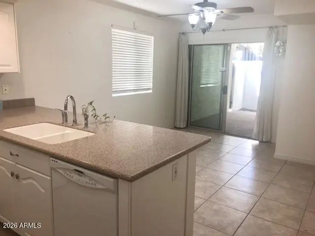 5326 N Las Casitas Place, Phoenix