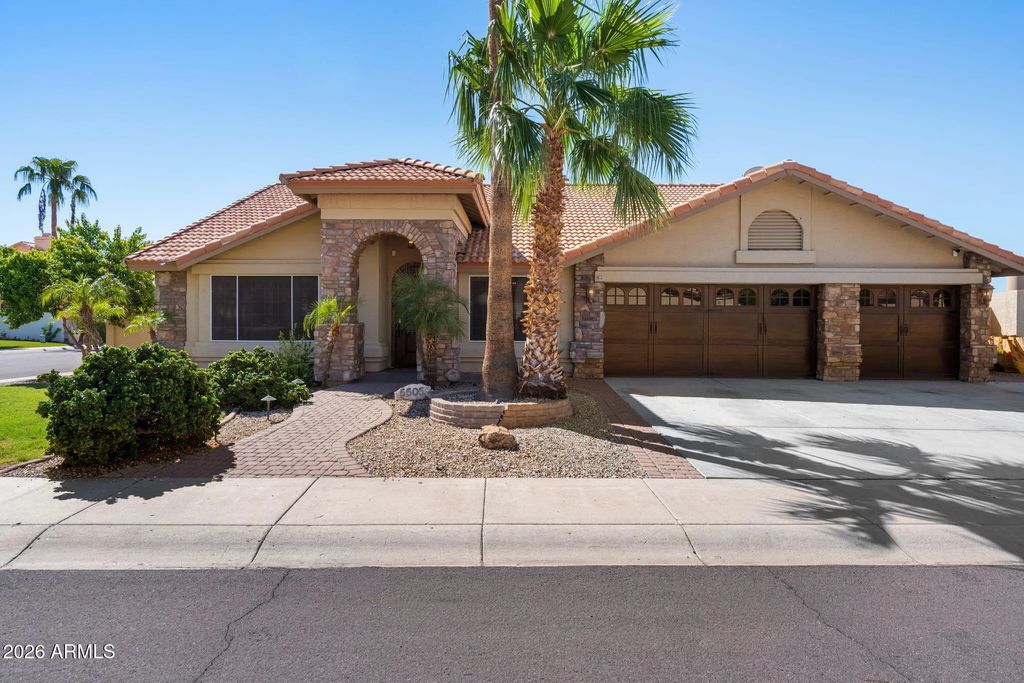 5505 W Lone Cactus Drive, Glendale