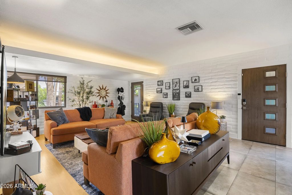 1901 E Missouri Avenue (unit 207), Phoenix