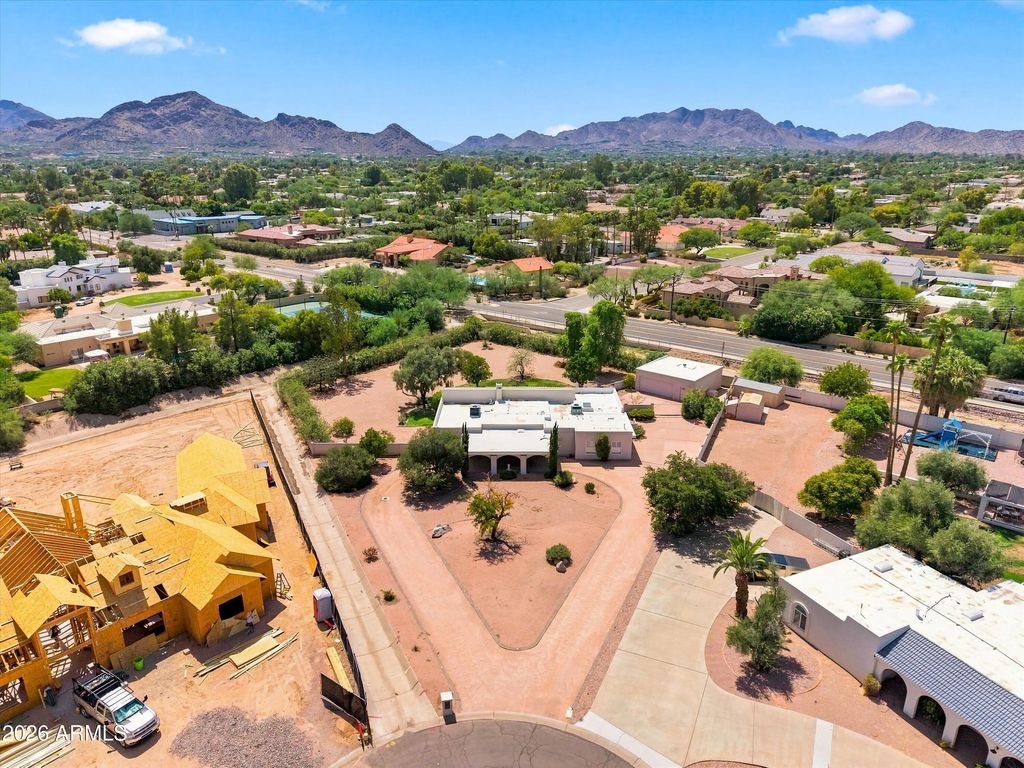 9808 N 64th Place, Paradise Valley
