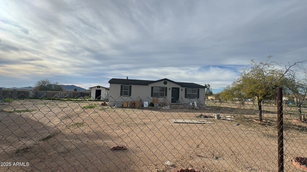 1050 N 379th Avenue, Tonopah