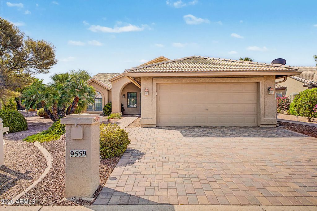 9559 E Sunburst Drive, Sun Lakes