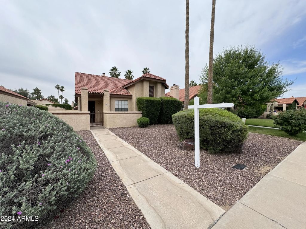 1823 E Secretariat Drive, Tempe