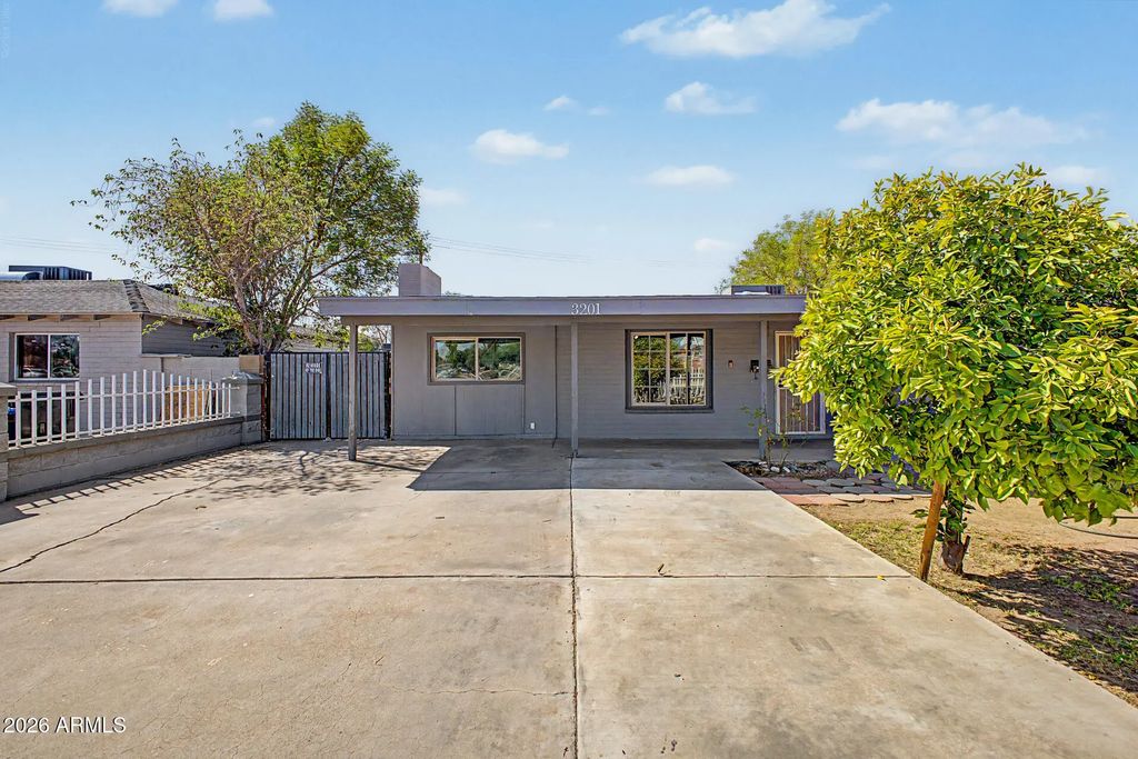 3201 W Bethany Home Road, Phoenix