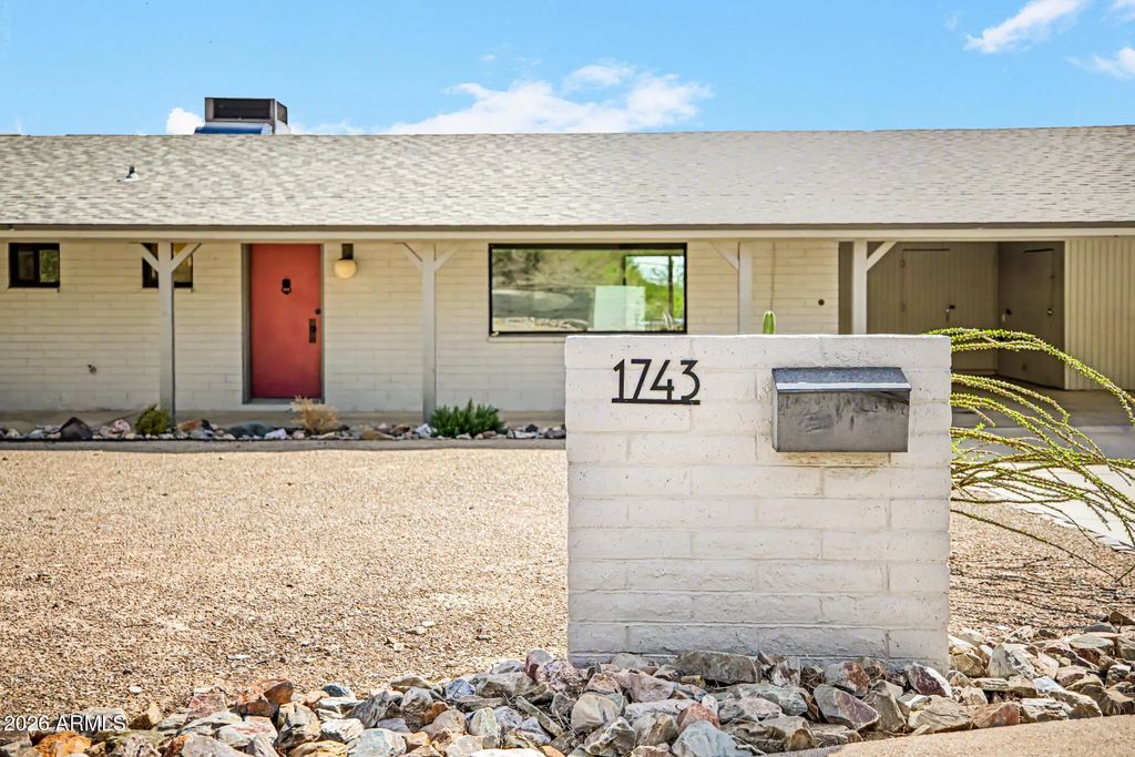 1743 E Cinnabar Avenue, Phoenix