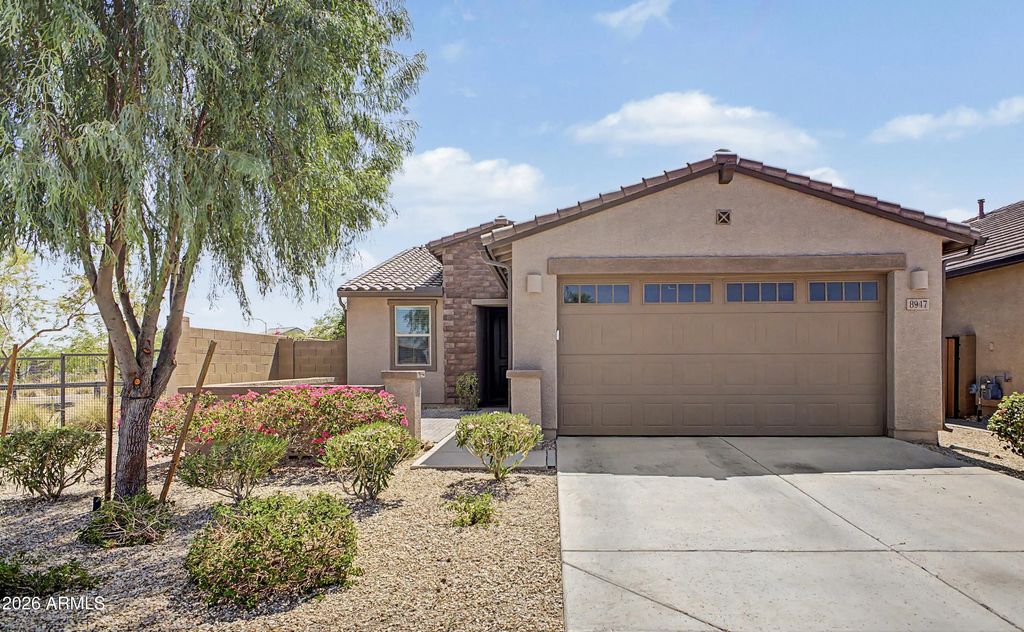 8947 W Solano Drive, Glendale
