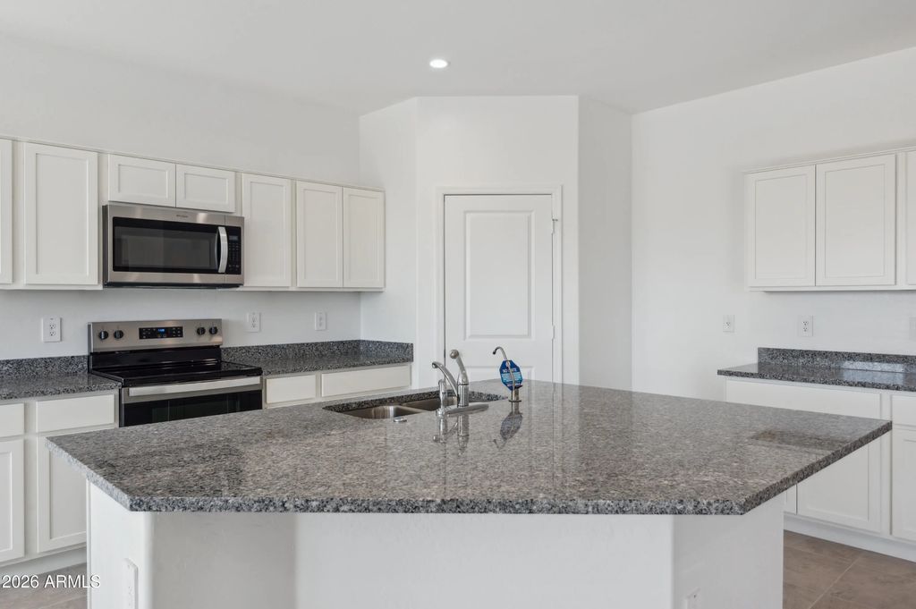 1513 E Currier Drive E, Casa Grande