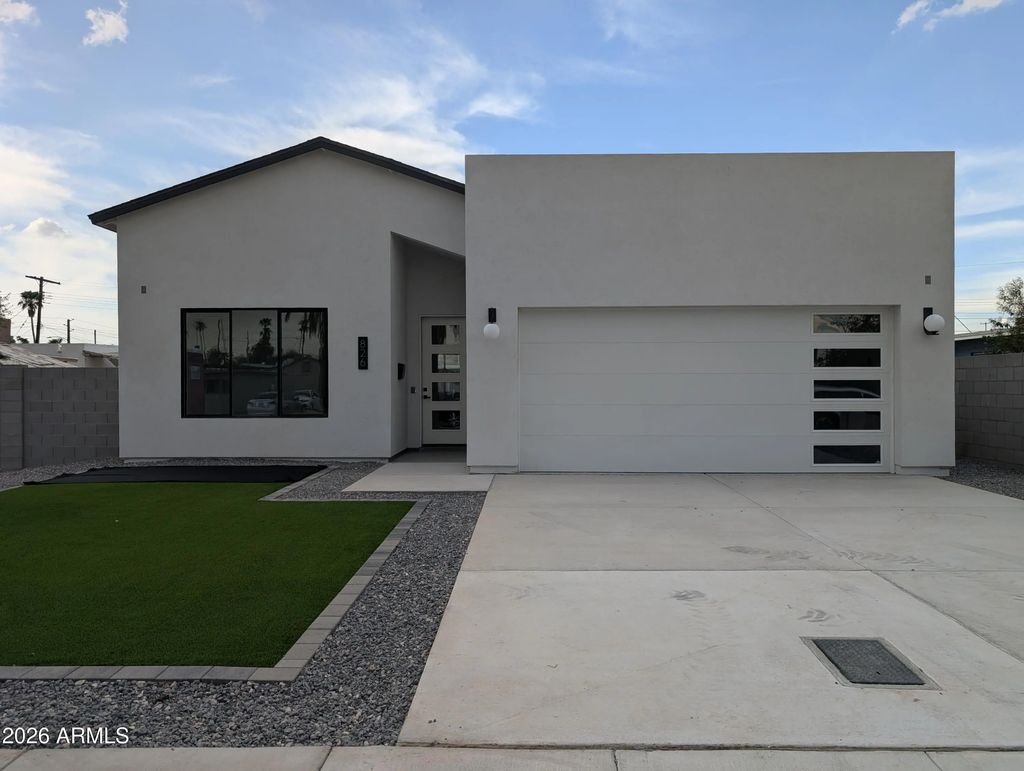 826 W 12th Street, Tempe