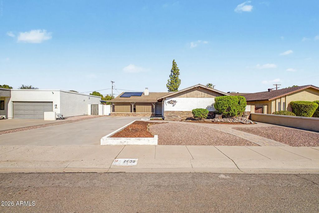2609 N 49th Place, Phoenix