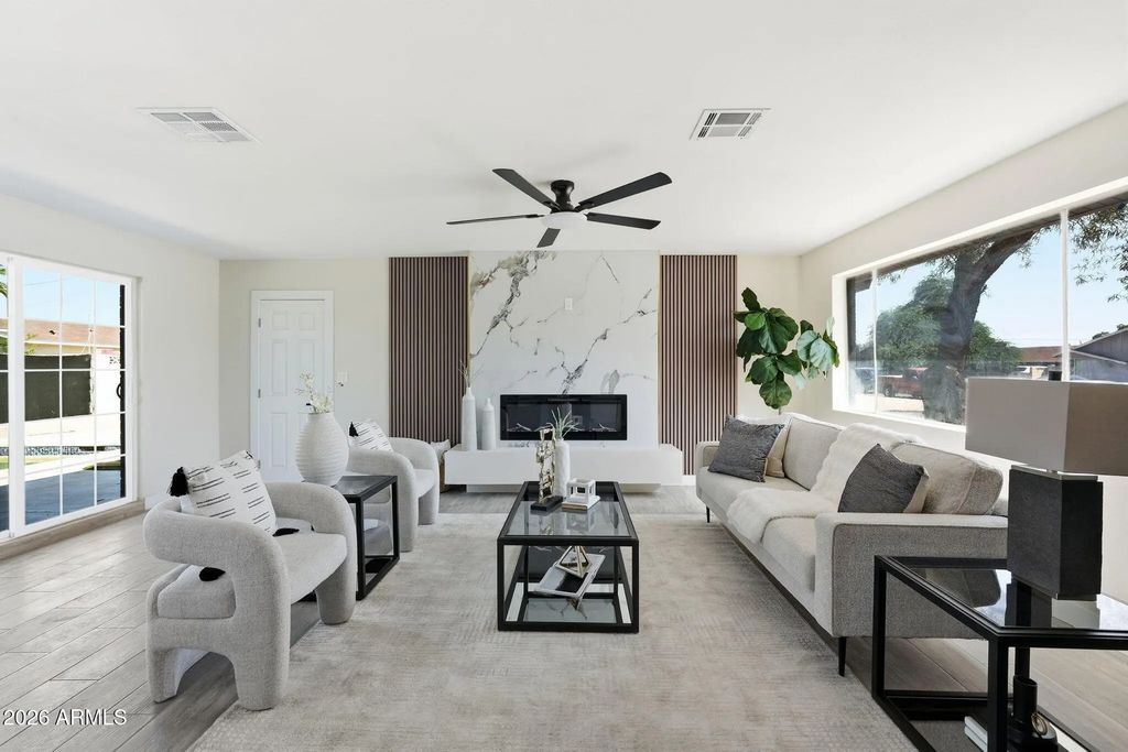 6452 W Reade Avenue, Glendale
