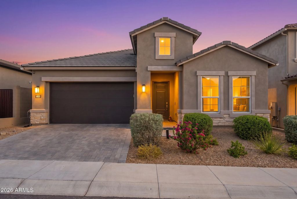 6035 E Quail Avenue, Phoenix