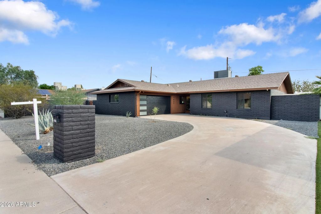 1637 W Griswold Road, Phoenix