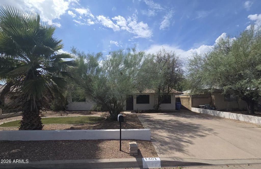 1301 E Sahuaro Drive, Phoenix