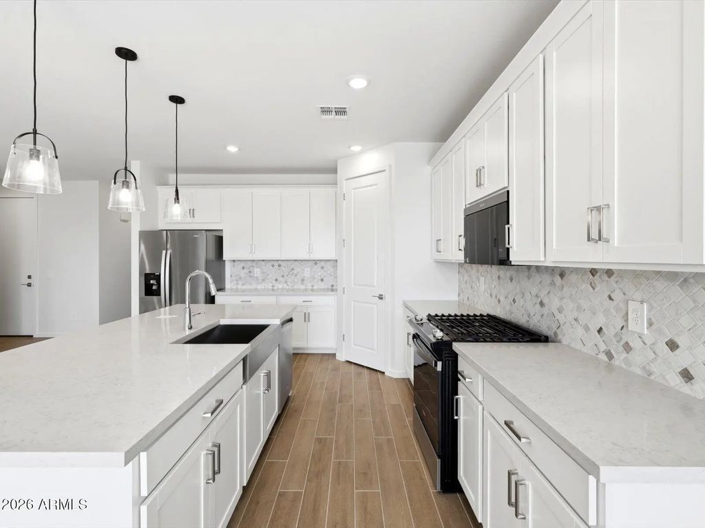8083 N 186th Lane, Waddell