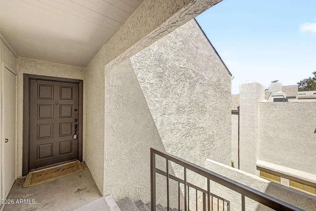 7502 E Thomas Road (unit 301), Scottsdale