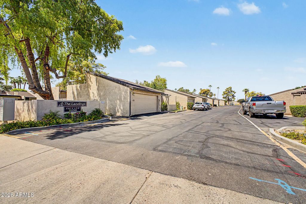 2256 W Lindner Avenue (unit 27), Mesa