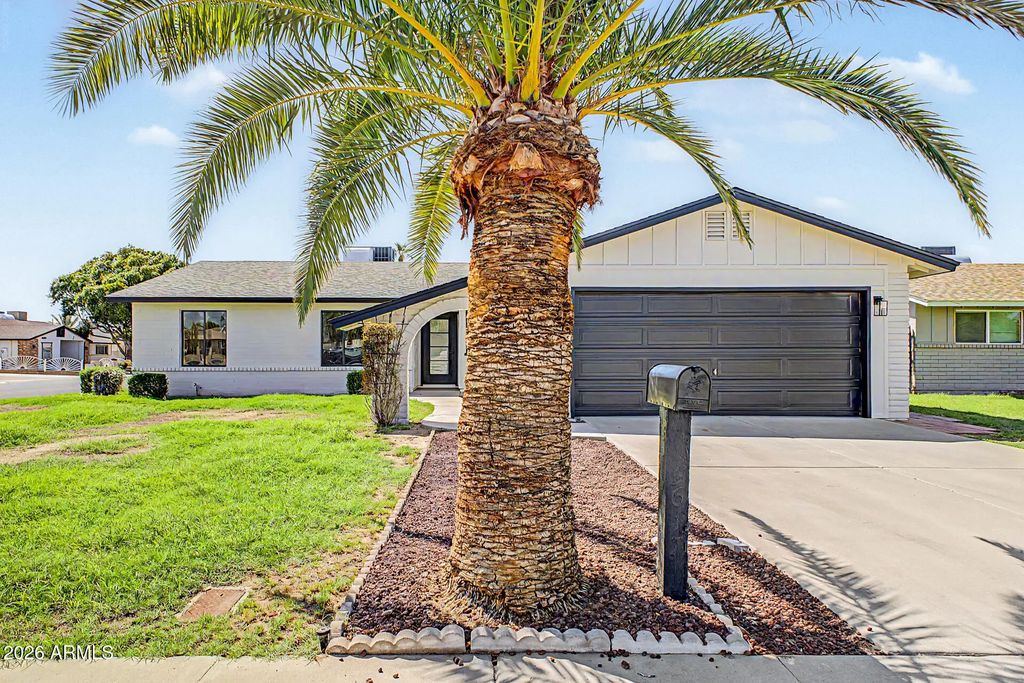 5617 W Cochise Drive, Glendale
