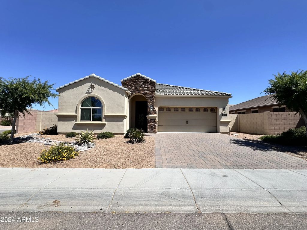172 E Crescent Place, Chandler