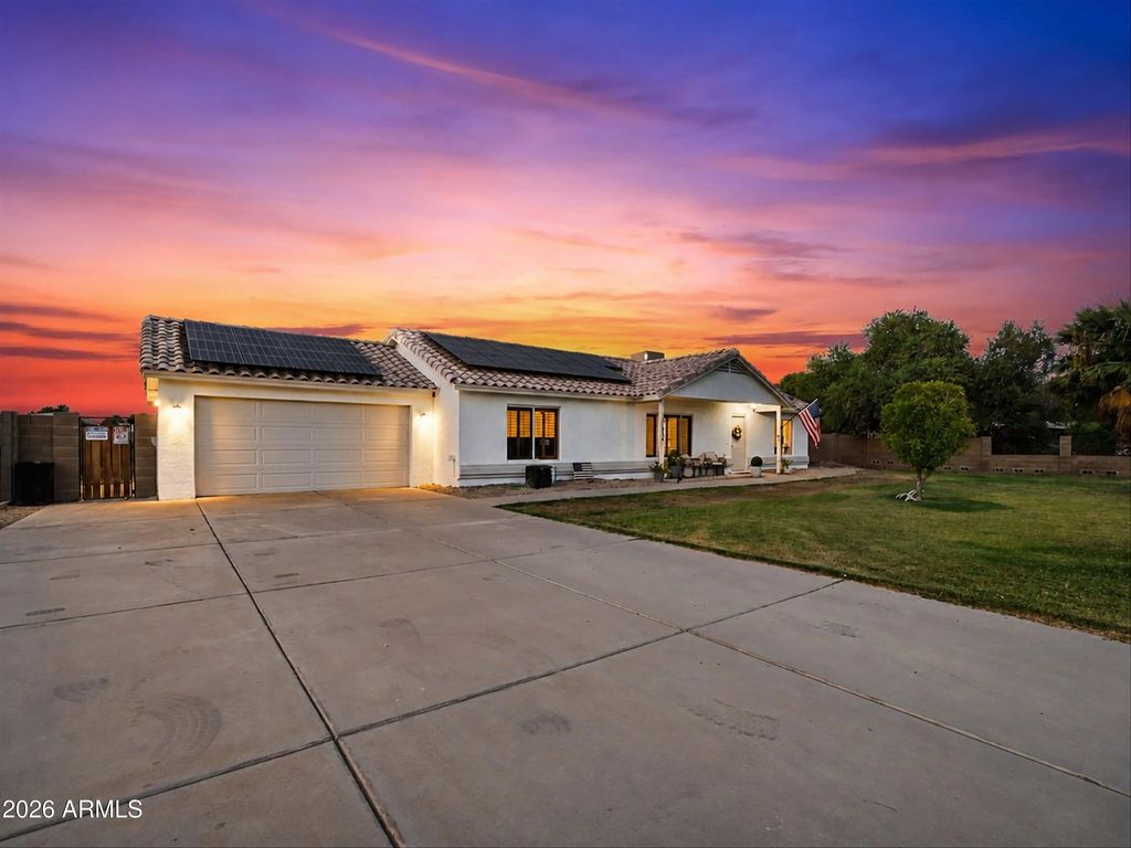 17624 W Maryland Avenue, Waddell