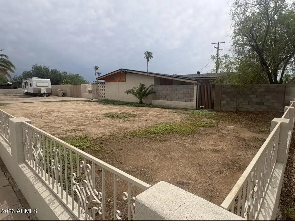 6201 W Missouri Avenue, Glendale