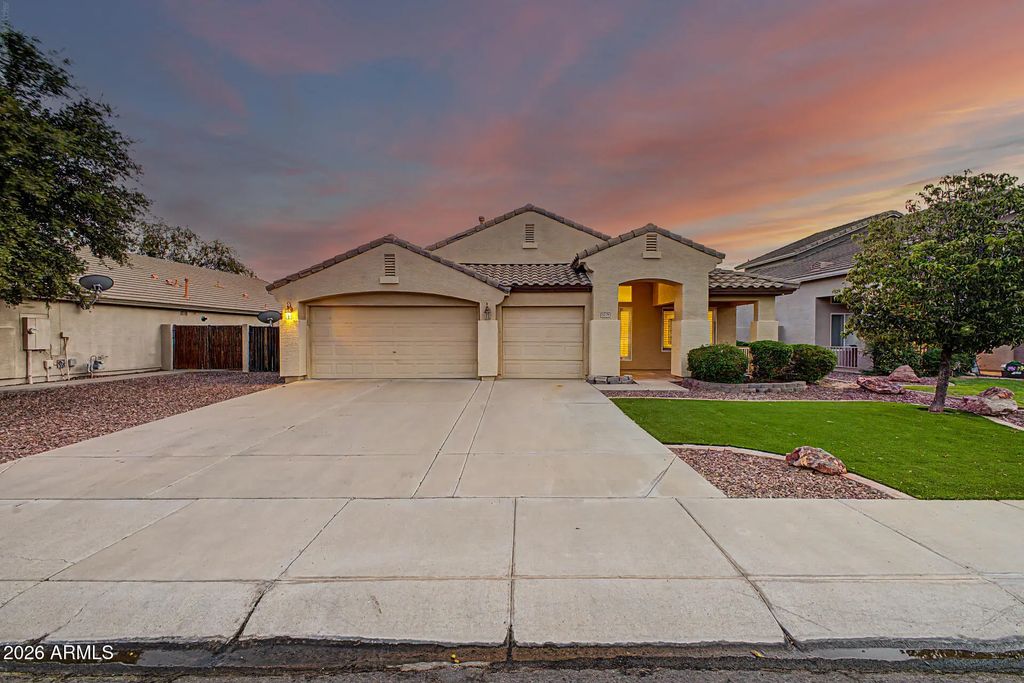 8239 W Harmony Lane, Peoria