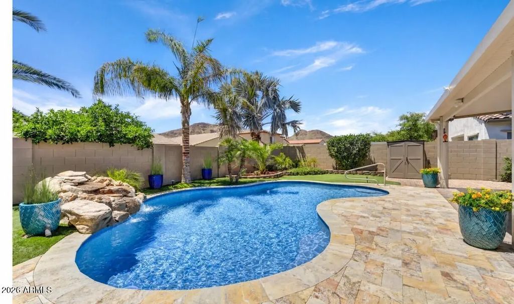 5511 W Molly Lane, Phoenix