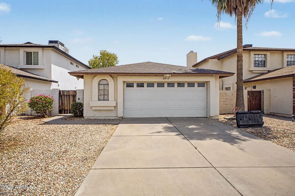 3717 W Villa Maria Drive, Glendale