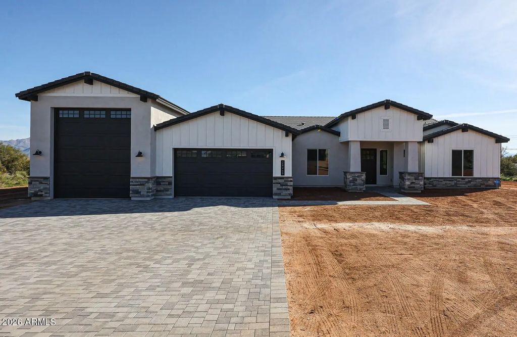 1644 E Creek Canyon Road, Phoenix