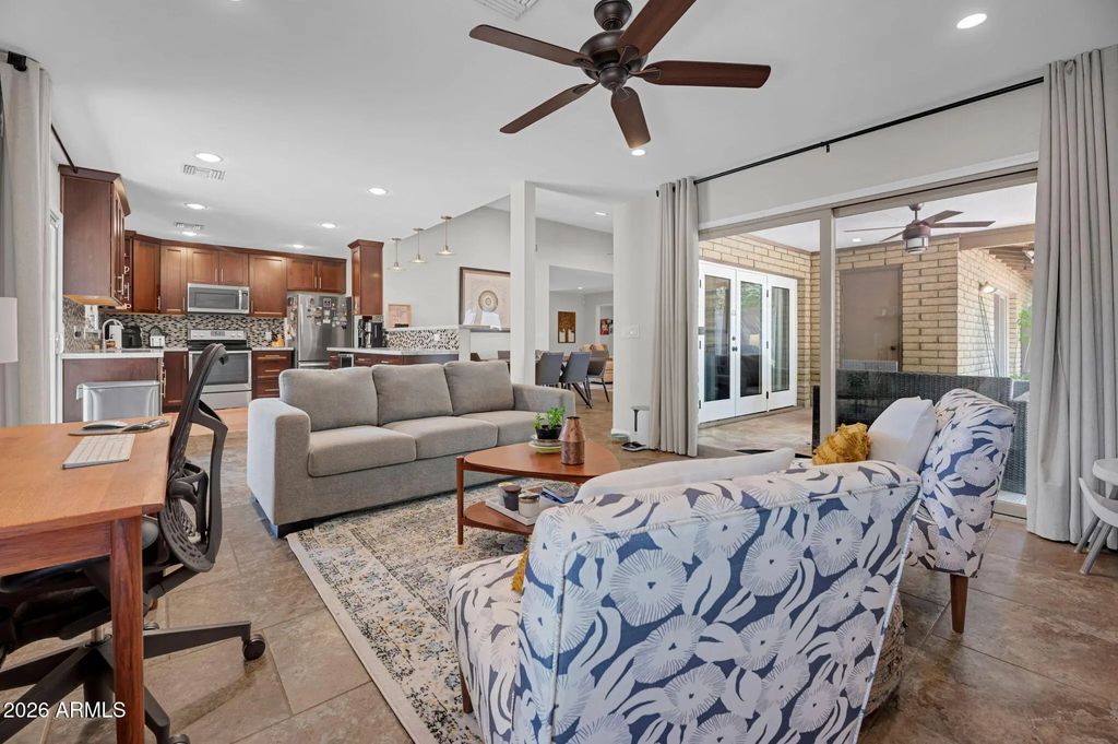 1110 E Orangewood Avenue, Phoenix