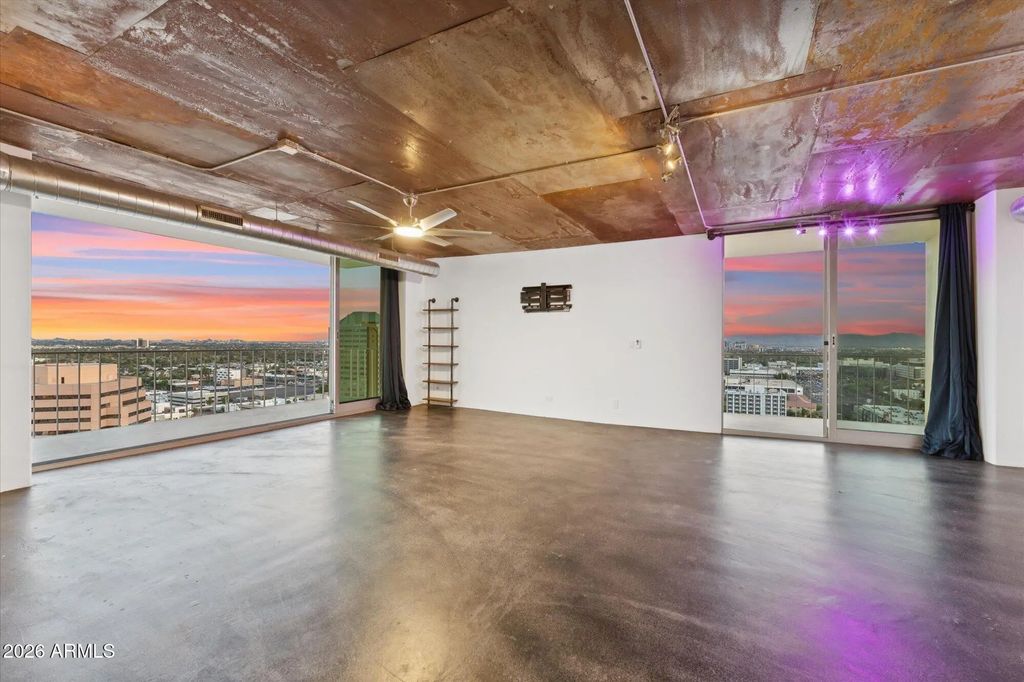 207 W Clarendon Avenue (unit G22), Phoenix