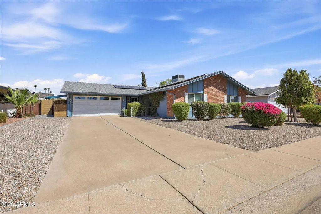 8214 E Buena Terra Way, Scottsdale