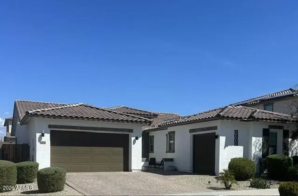14054 W Desert Hollow Drive (unit 1), Surprise
