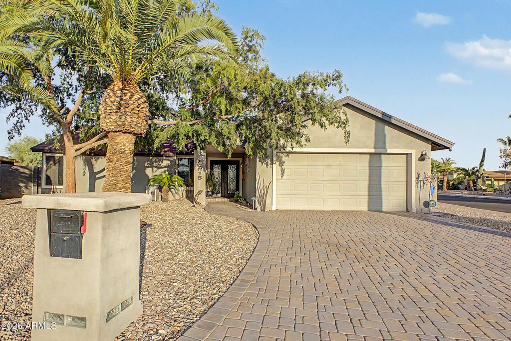 12615 N 38th Place, Phoenix