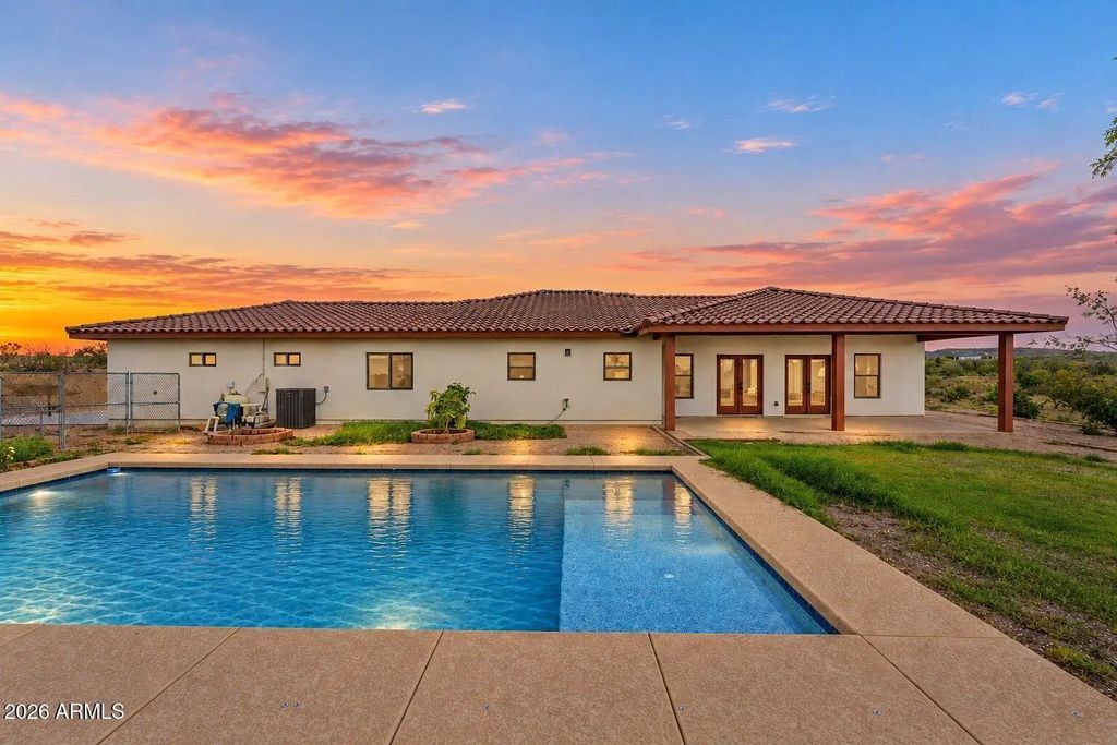 955 Thunder Rock Road, Wickenburg