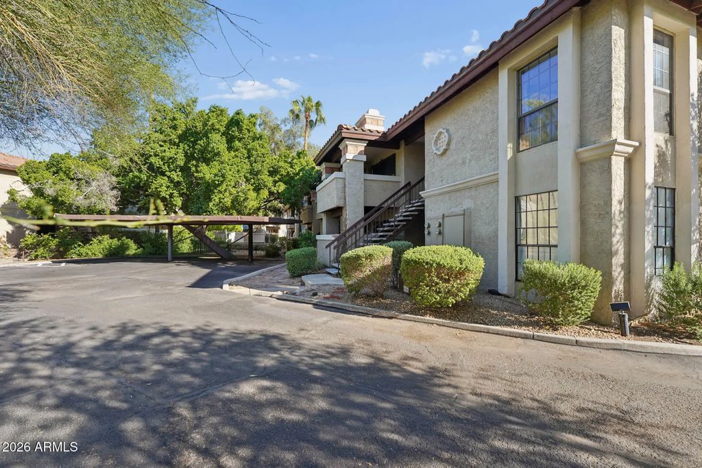 7557 N Dreamy Draw Drive (unit 251), Phoenix