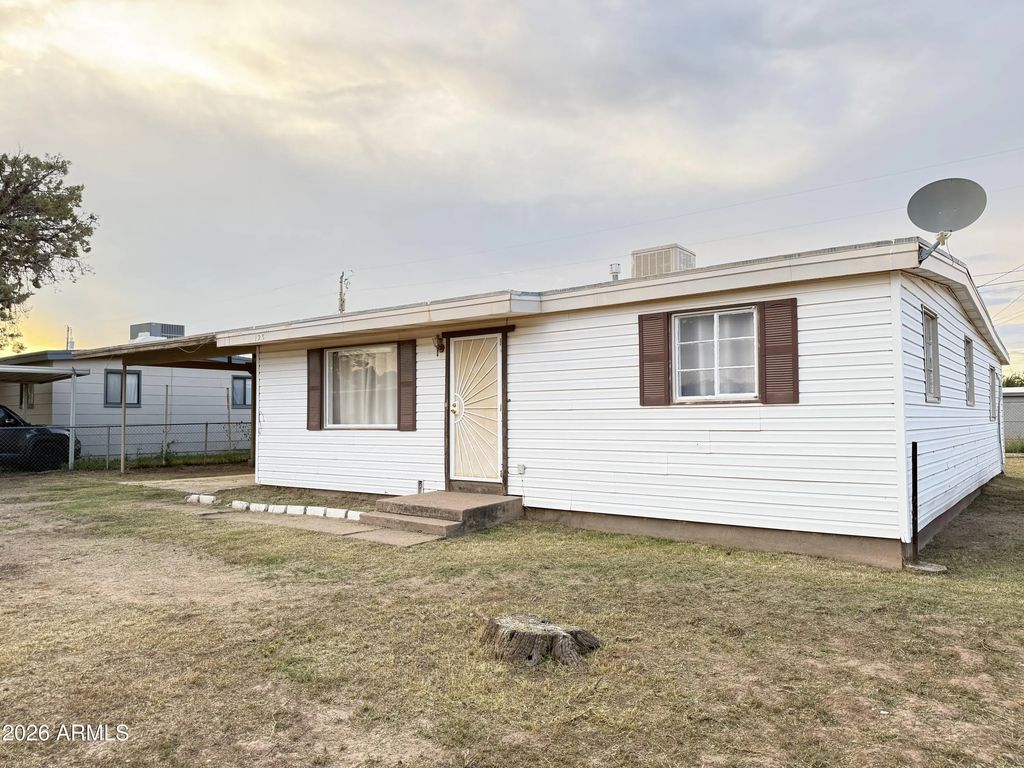 123 E Apache Street, Huachuca City