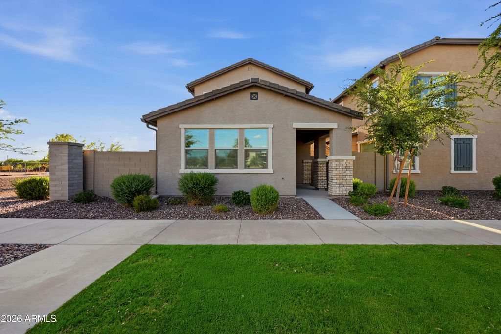 1311 W Sparrow Drive, San Tan Valley