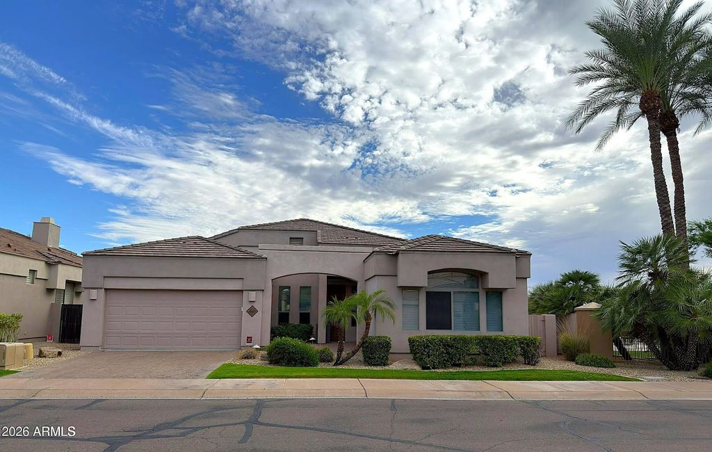8607 E Tuckey Lane, Scottsdale
