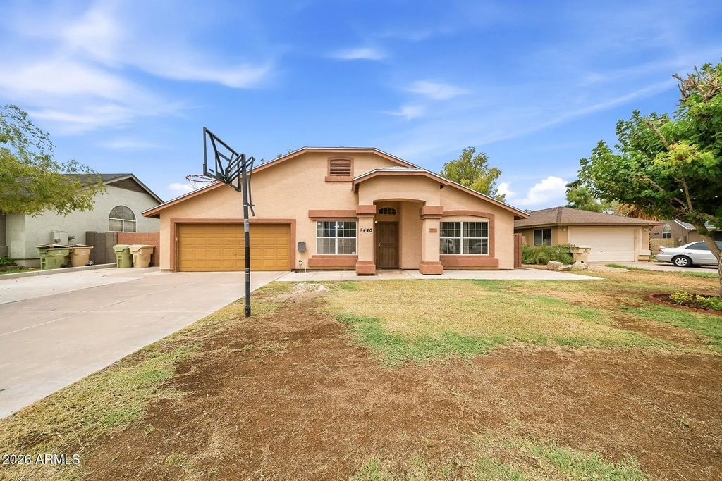 5440 N 80th Lane, Glendale