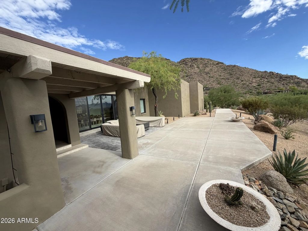 5849 E Hummingbird Lane, Paradise Valley