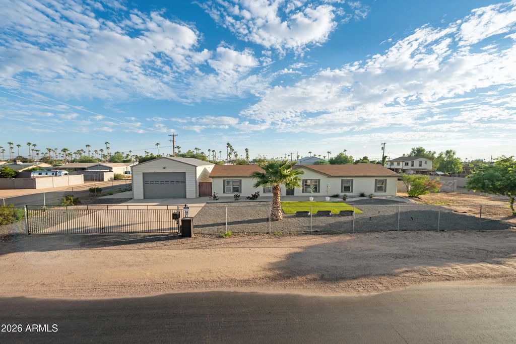 10517 E Boulder Drive, Apache Junction