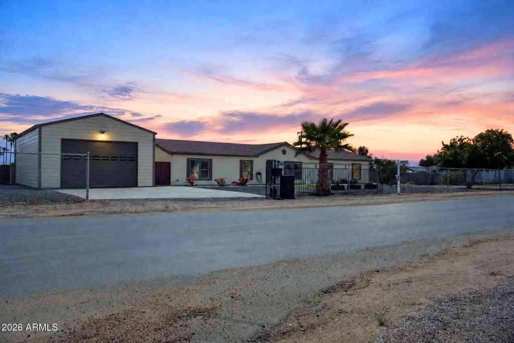 10517 E Boulder Drive, Apache Junction